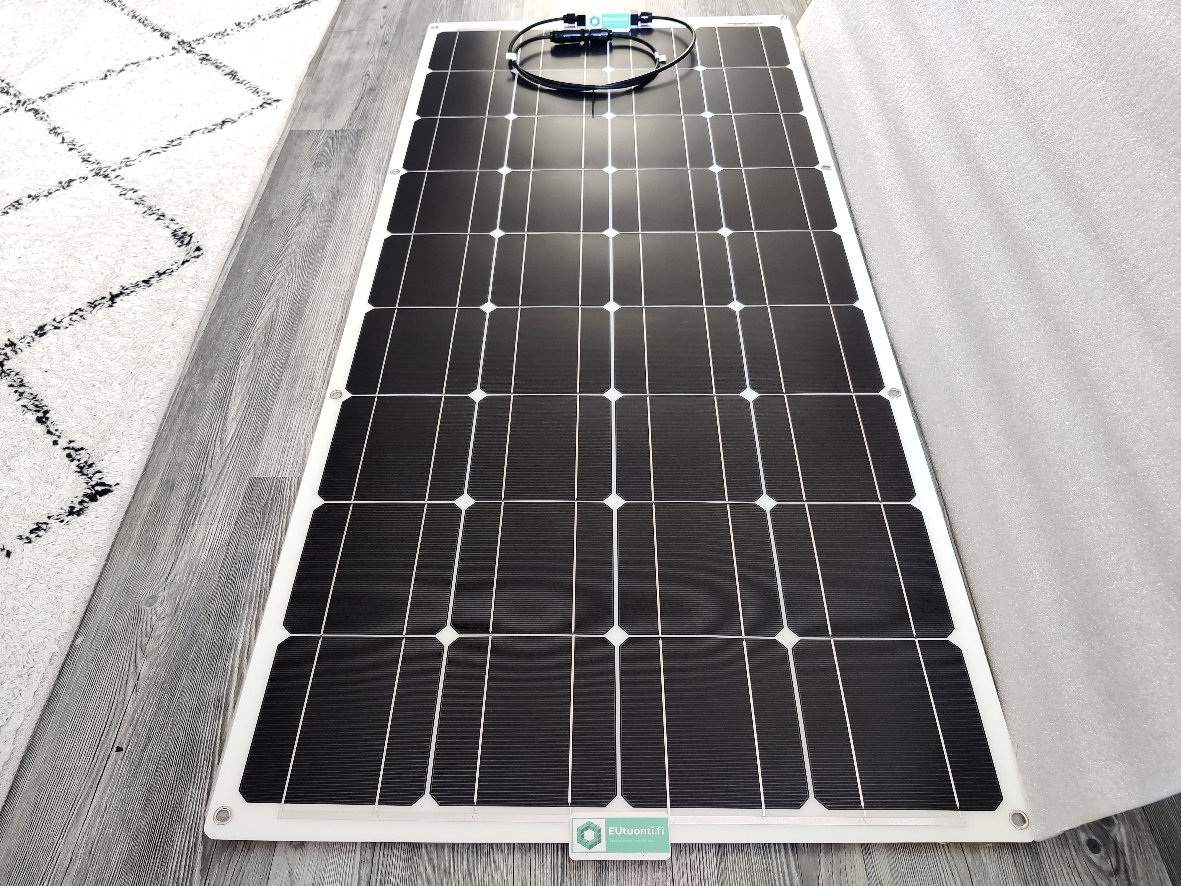Taipuisa Aurinkopaneelijärjestelmä 100W/200W/400W Säätimellä ETFE