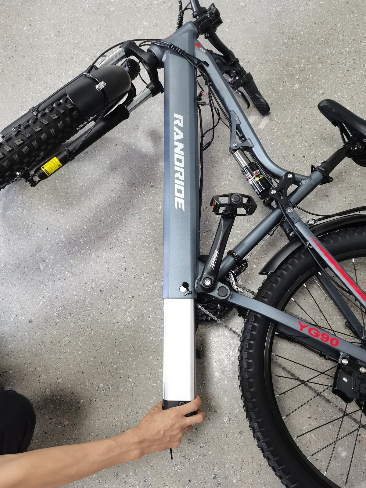Randride 1000W Täysjousitettu Sähköpyörä Ilmaiskunvaimennuksella Maastopyörä EMTB Shimano