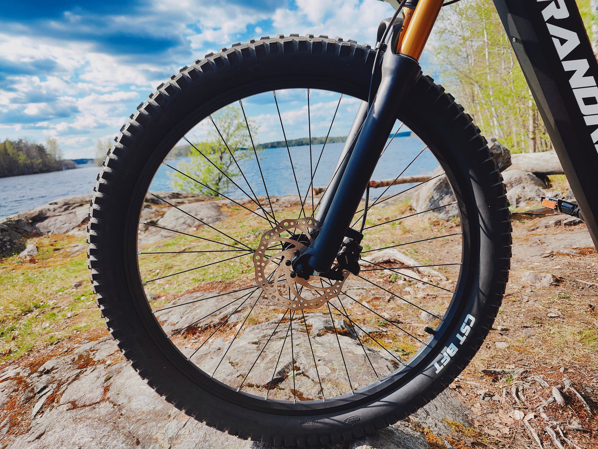 Randride 1000W Täysjousitettu Sähköpyörä Ilmaiskunvaimennuksella Maastopyörä EMTB Shimano