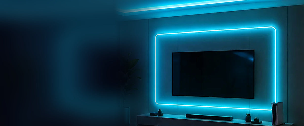 Neon LED-nauha olohuoneen TV-seinällä